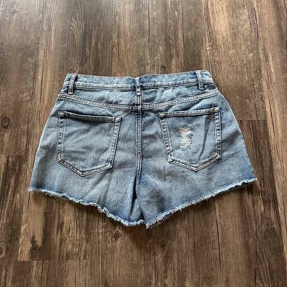 William Rast Denim 2 Toned Shorts - Picture 3 of 3